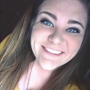 Meet your Posher, Lydia